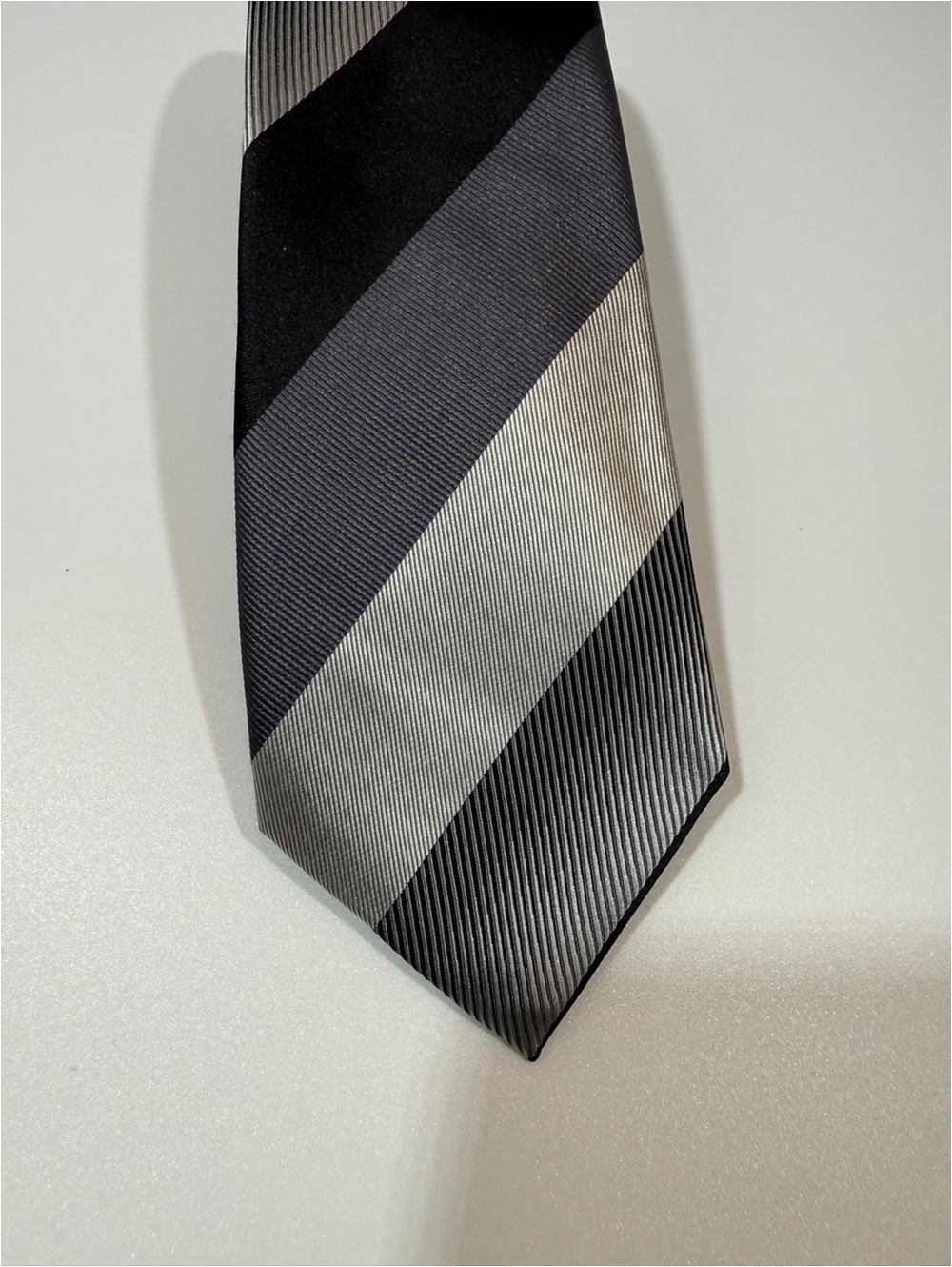 Marc Anthony narrow Men's Gray and Black Striped Tie